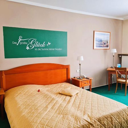 Waldbreitbach Hotel Zur Post מראה חיצוני תמונה