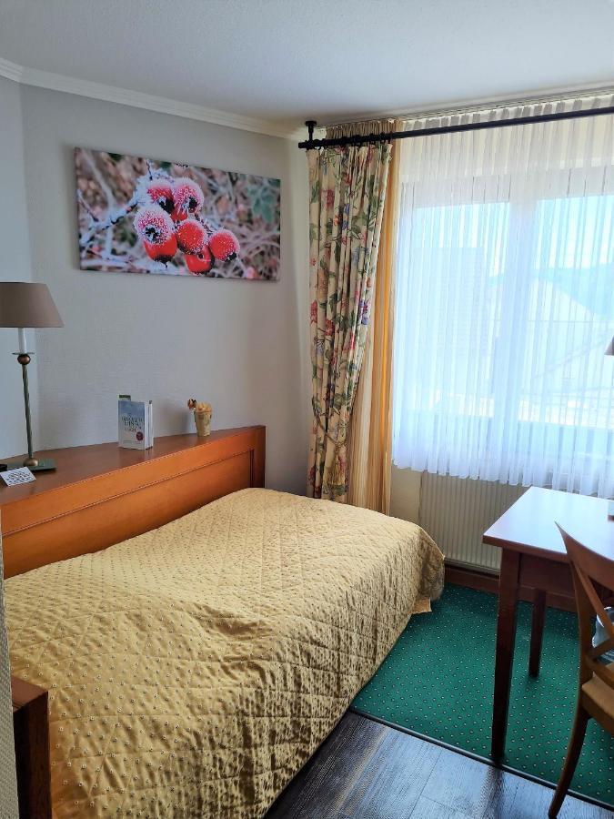 Waldbreitbach Hotel Zur Post מראה חיצוני תמונה