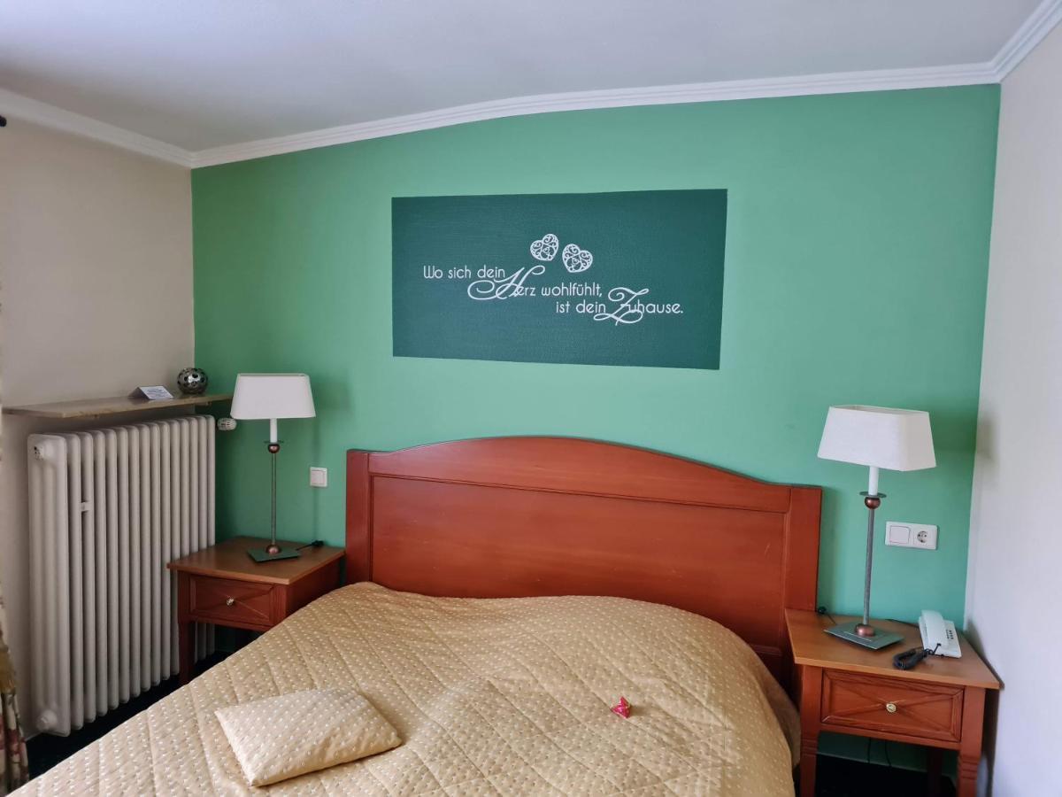 Waldbreitbach Hotel Zur Post מראה חיצוני תמונה