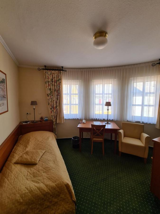 Waldbreitbach Hotel Zur Post מראה חיצוני תמונה