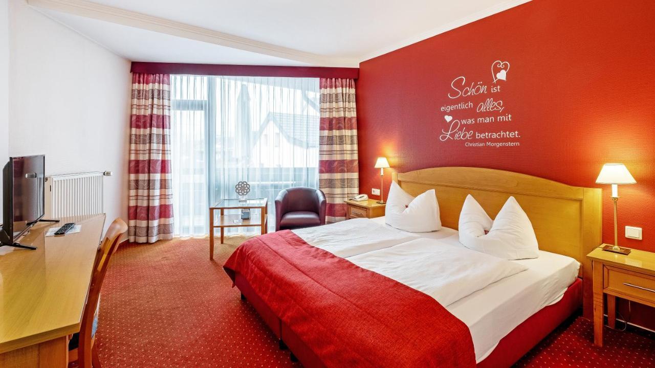Waldbreitbach Hotel Zur Post מראה חיצוני תמונה
