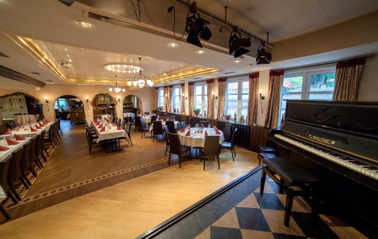 Waldbreitbach Hotel Zur Post מראה חיצוני תמונה